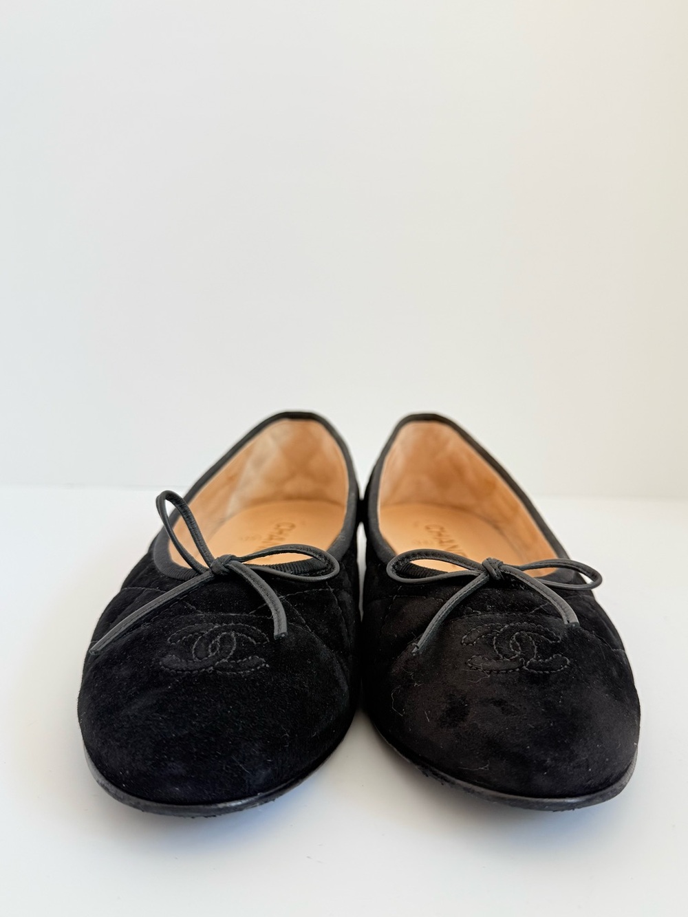 CHANEL 16B Black Quilted Suede Leather CC Logo Ballet Flats Bow Shoes EU 41 - Picture 5 of 10